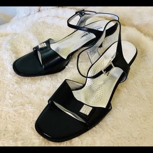 Vallverde  6 women’s heels black w/ rhinestones